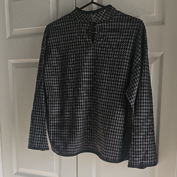 NWT MAX STUDIO Houndstooth Funnel Neck Long Sleeved Top 3 Sizes - Picture 9 of 16